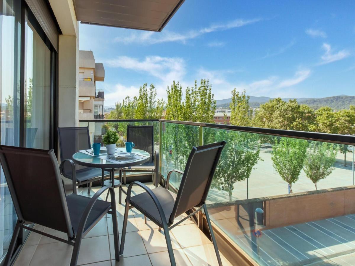 Belvilla By Oyo Modern Apartment In Паламос Екстериор снимка