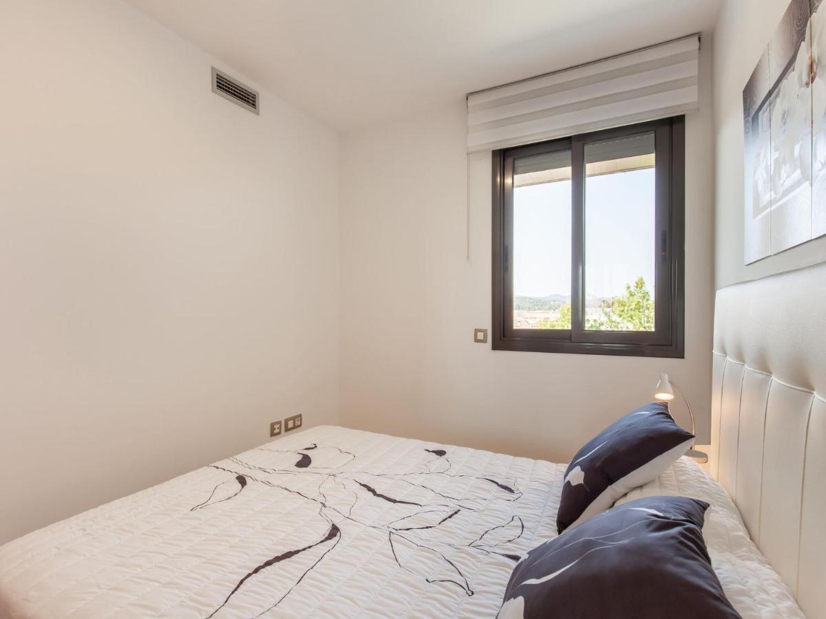 Belvilla By Oyo Modern Apartment In Паламос Екстериор снимка