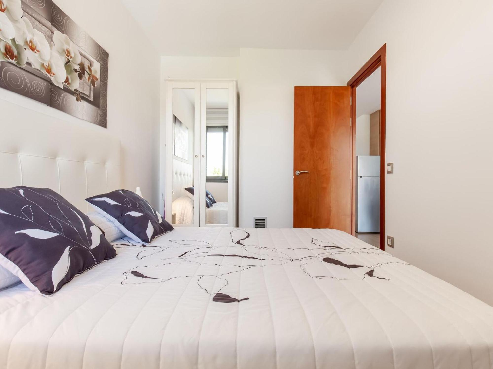 Belvilla By Oyo Modern Apartment In Паламос Екстериор снимка